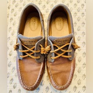 Women's Angelfish Boat Shoe Size 9.5M